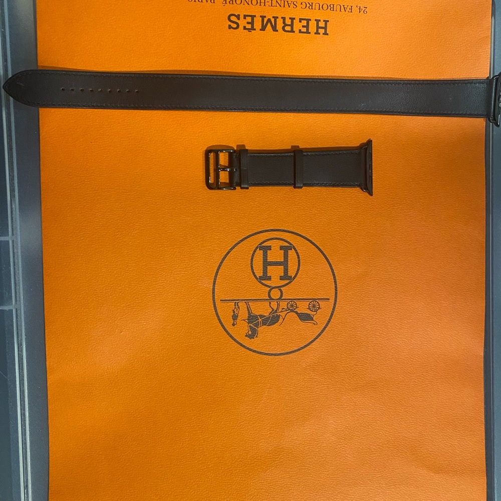 Hermes Double Tour Apple Iwatch band Black series 6 Iwatch included 44mm alum - Picture 5 of 9